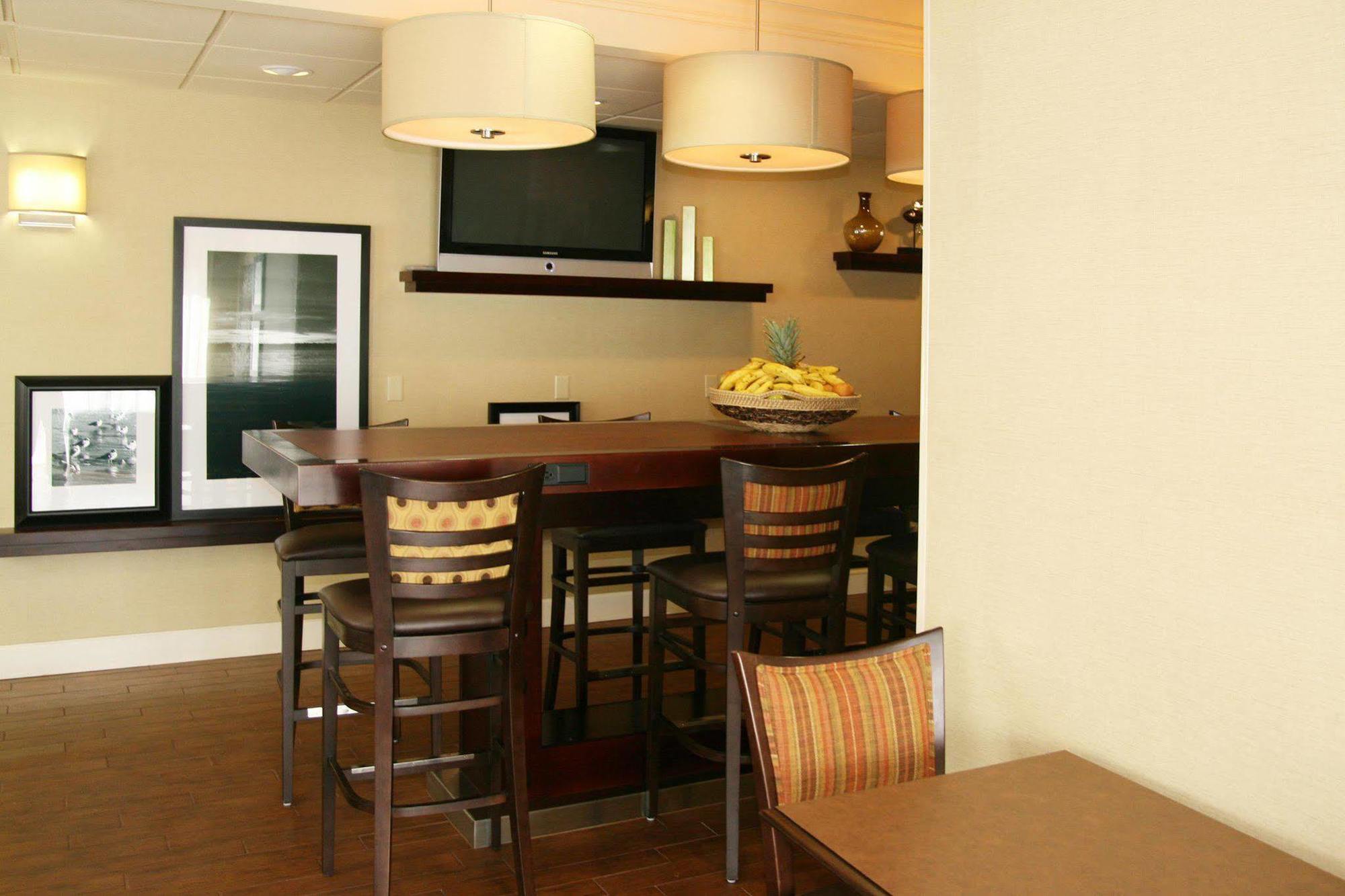 Hampton Inn Perry Room photo